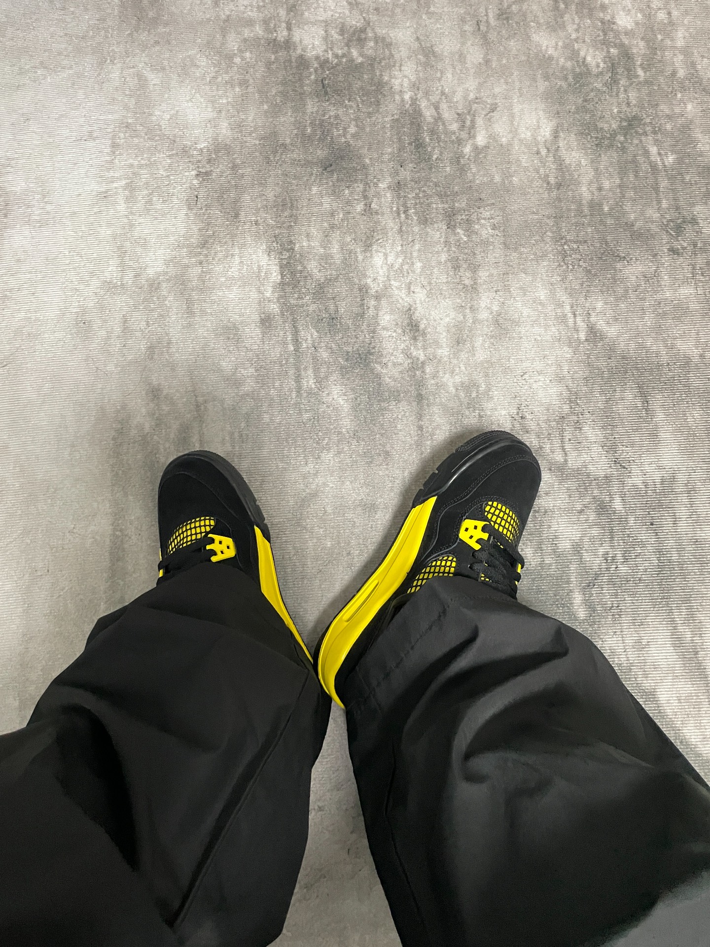 custom review-Jordan 4 Retro Thunder 2023 GS