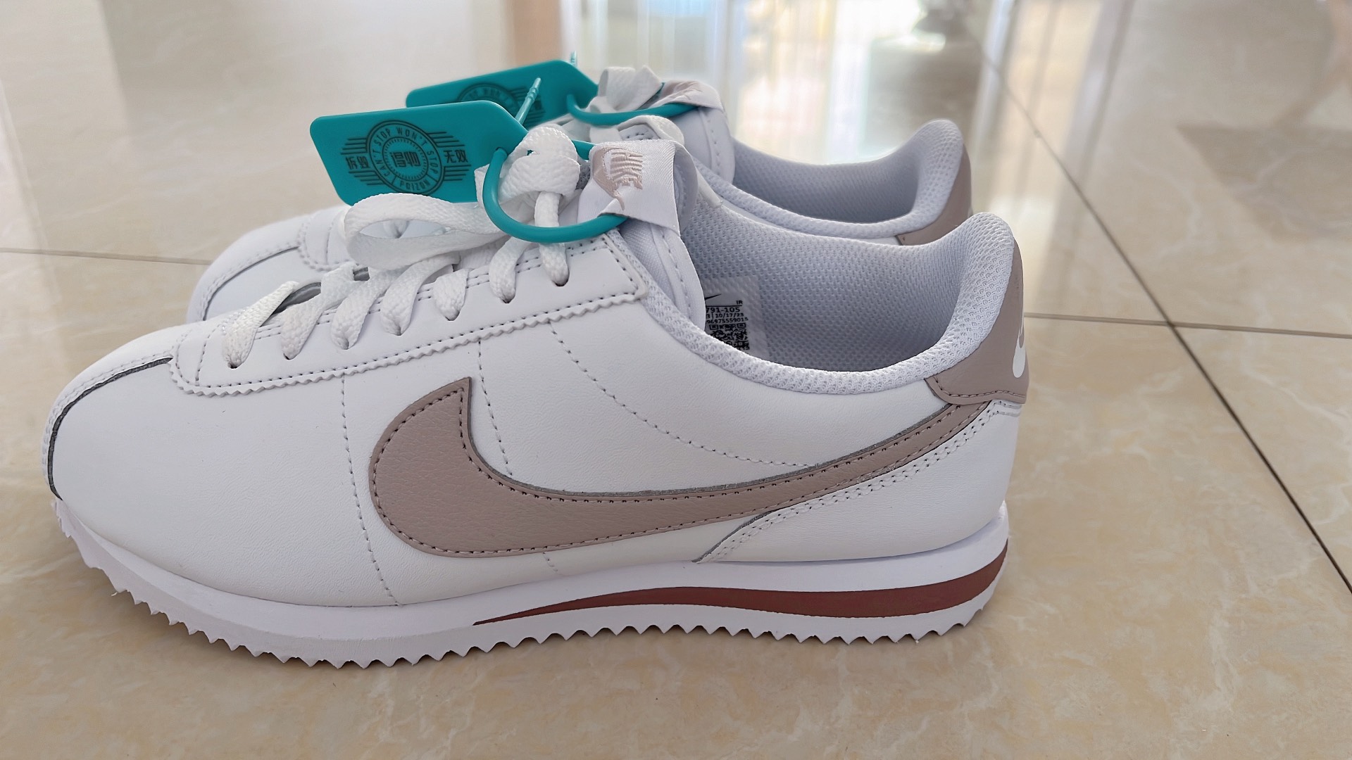 custom review-Nike Cortez Износостойкий и Легкий Низкий Топ Повседневные Городские Кроссовки для Коммутации и Бега Женские Белые Коричневые