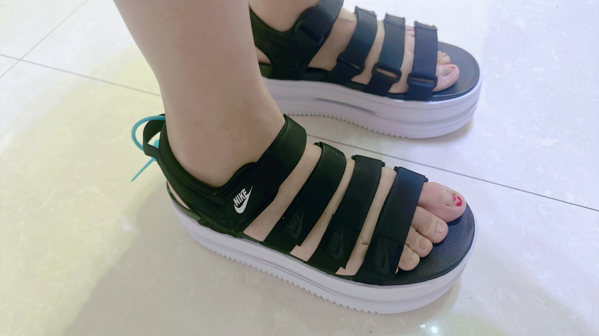 custom review-Nike Icon Classic Пляжные сандалии Женские Черный Белый