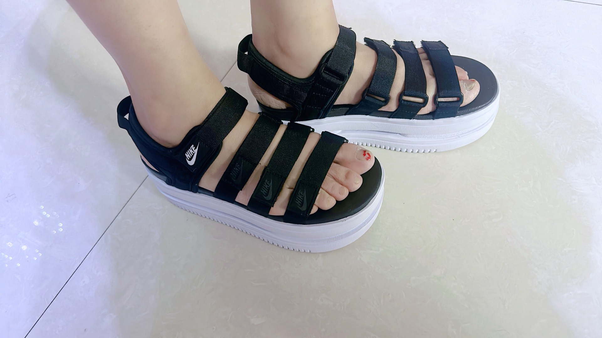 custom review-Nike Icon Classic Пляжные сандалии Женские Черный Белый