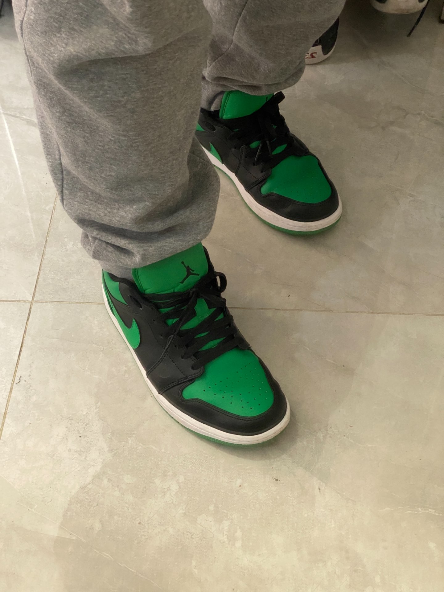 custom review-Jordan Air Jordan 1 Low 'Lucky Green' Low Top Винтажные баскетбольные кроссовки Мужские Зеленые Черные