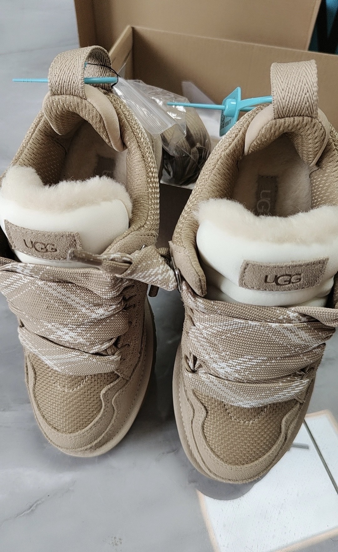 custom review-UGG Lowmel Sand Women's