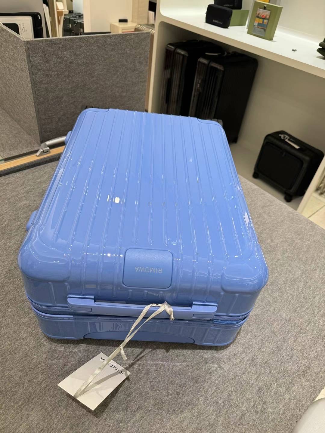 日默瓦海洋蓝登机箱