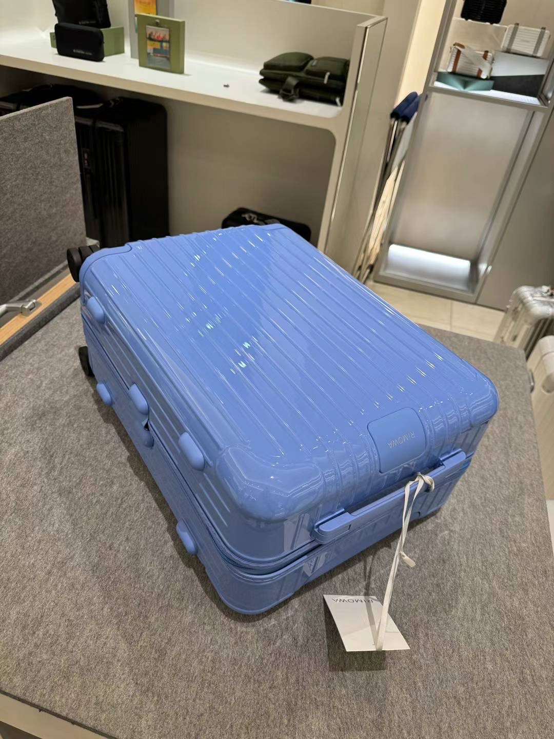 日默瓦海洋蓝登机箱