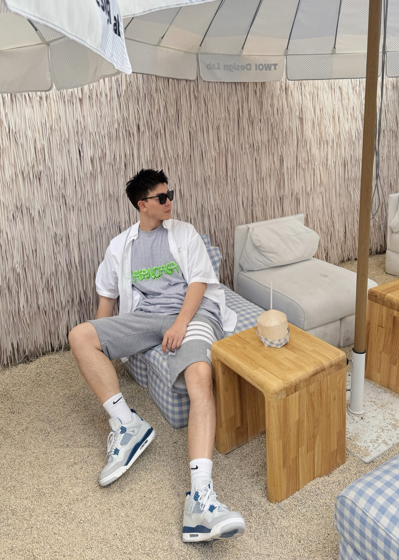 舒适又干净,再加一双aj4搭配运动感 #男生夏日chill穿搭 #男生夏季