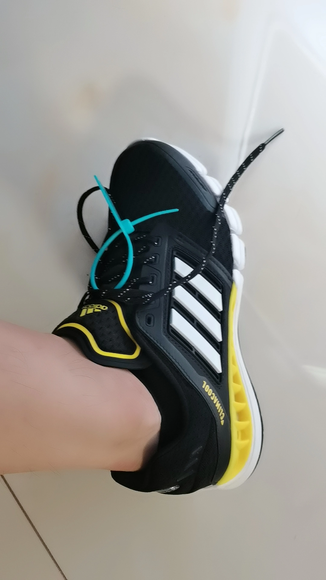 custom review-Adidas CC Revolution Амортизация Устойчивый к истиранию Дышащий Низкий Топ Беговые кроссовки Мужские Черный Белый