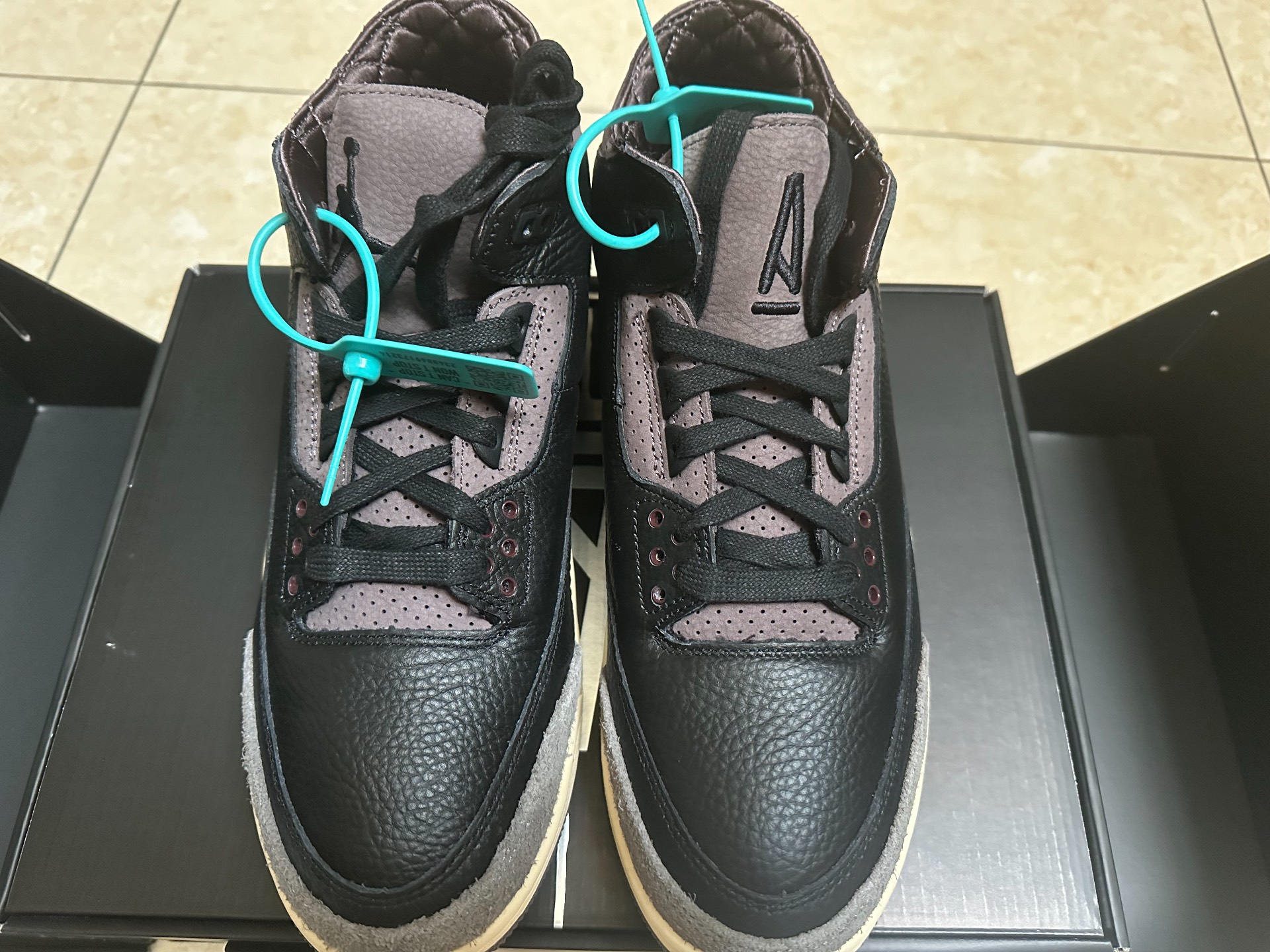 custom review-A Ma Maniere X Air Jordan 3 "Black"