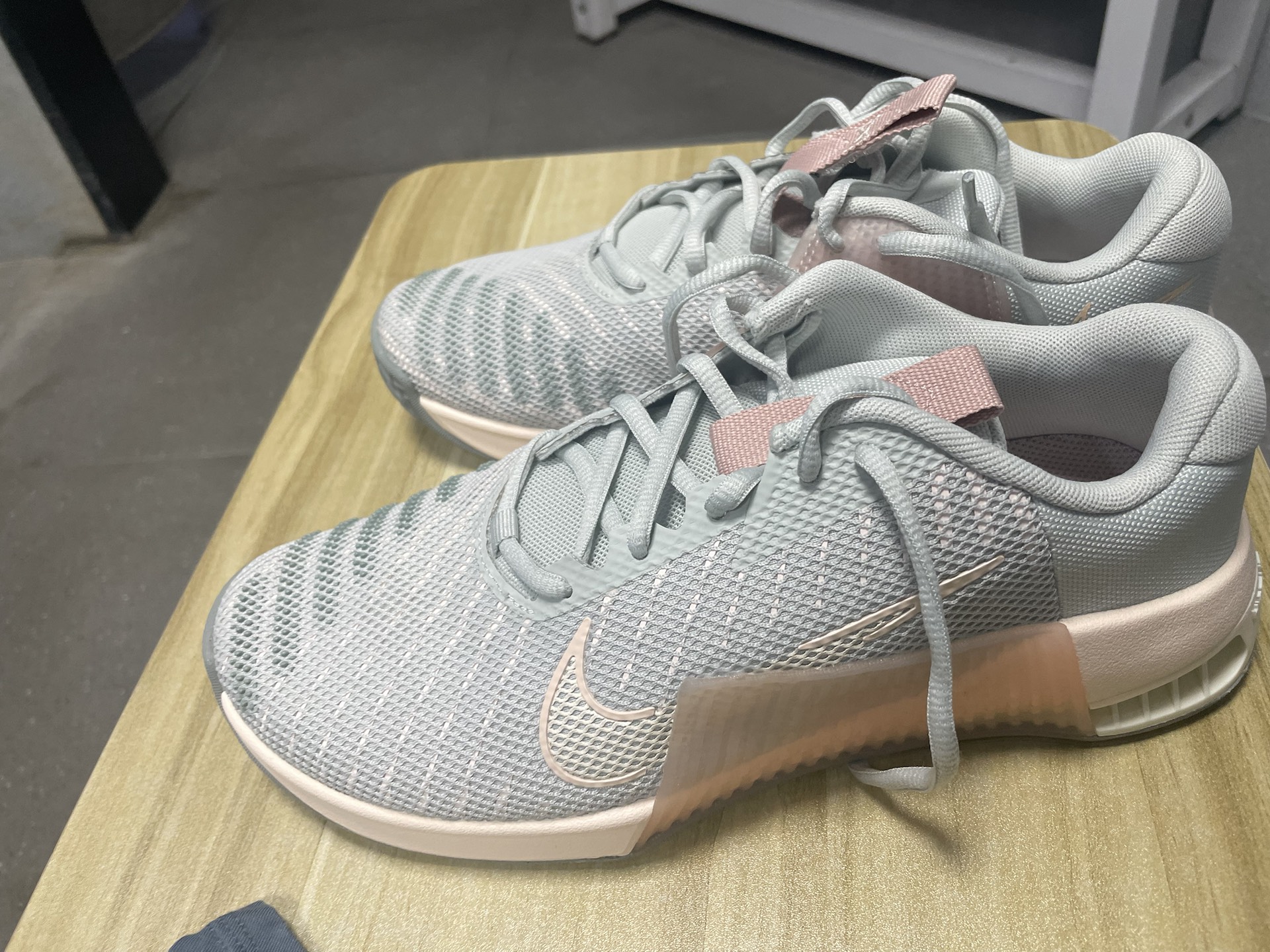custom review-Nike Metcon 9 Low Топ Кроссовки для тренировок Унисекс Серый