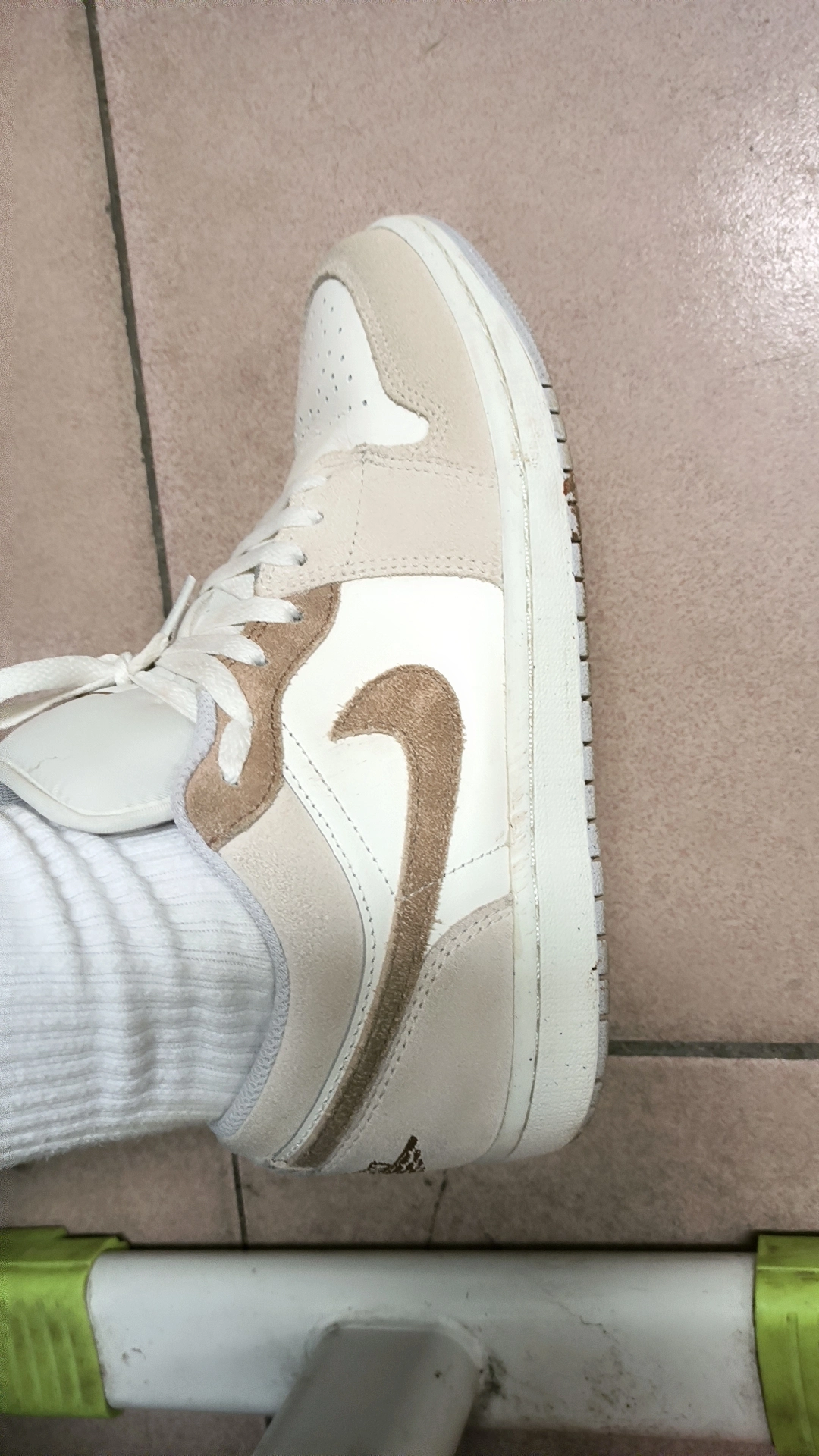 custom review-Jordan 1 Low Se Legend Light Brown