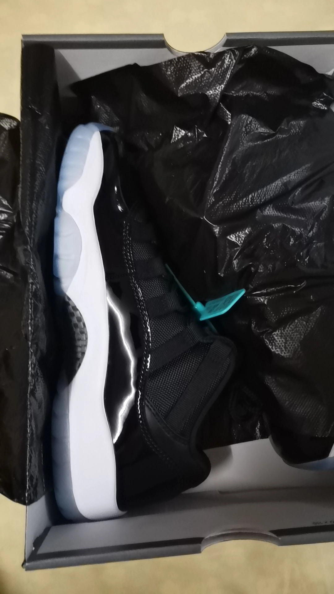 custom review-Jordan 11 Retro Low GS 'Space Jam'