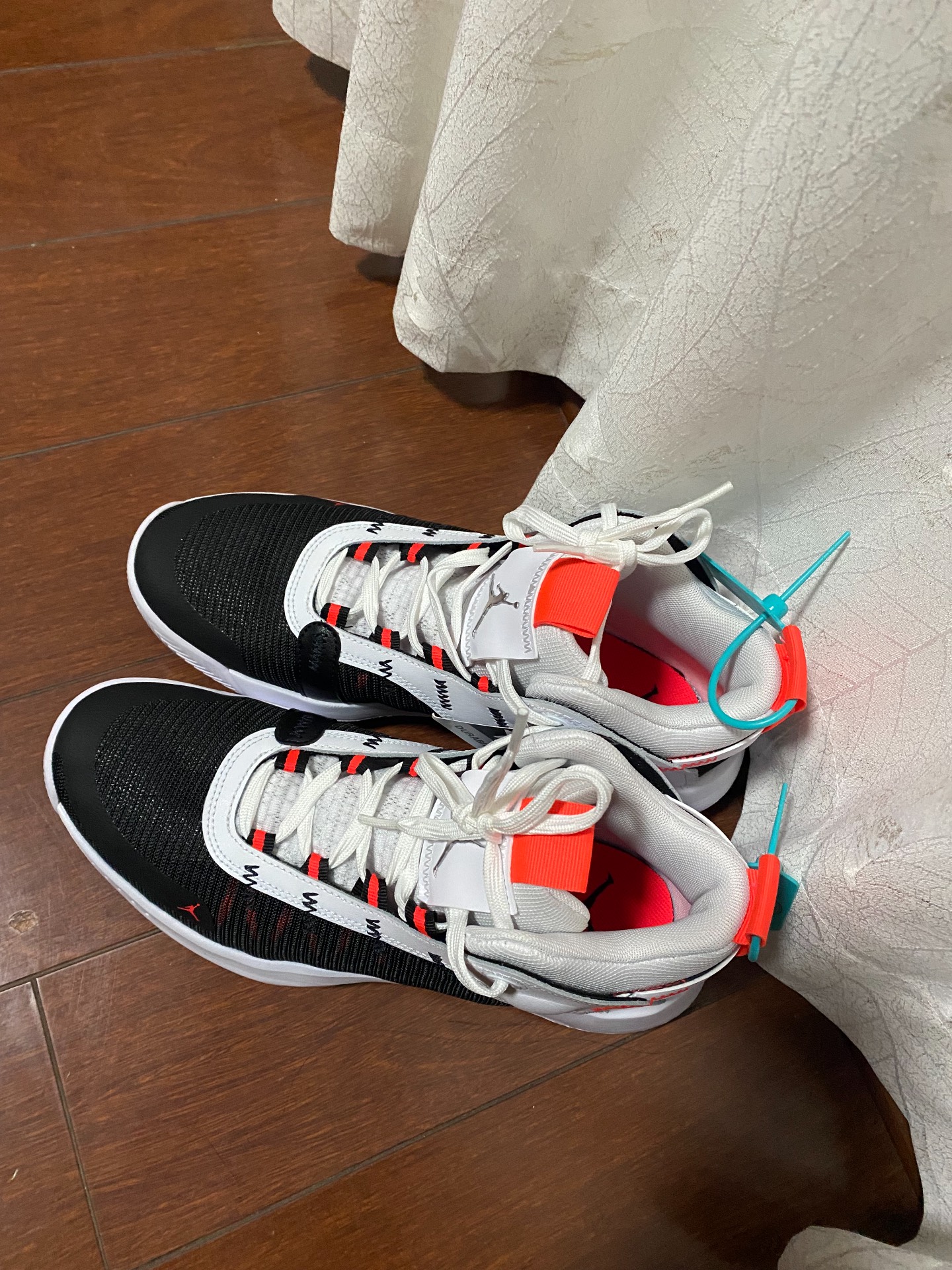 custom review-Jordan Jumpman 2020 PF Anti-slip Lightweight MID Баскетбольные кроссовки Мужской Черный Белый Красный