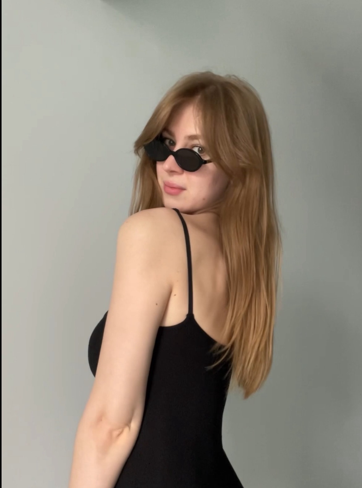 custom review-MIU MIU OVAL SUNGLASSES Унисекс Черный