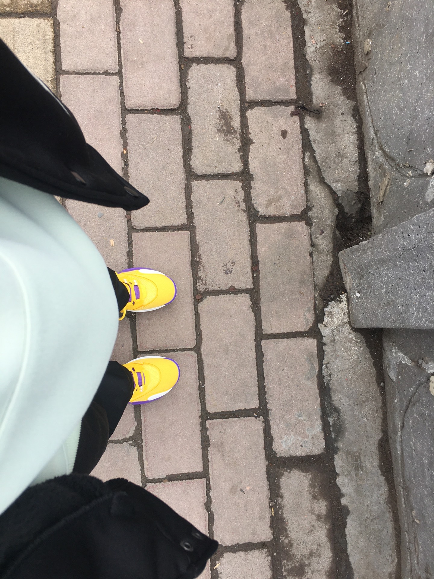 custom review-LiNing WADE ALLCITY 12 Anti Slip And Wear Resistant Support Lightweight Rebound Basketball Shoes Men
s Yellow Purple