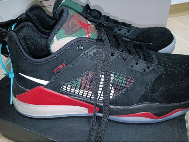 custom review-Джордан Mars 270 Low Shock Absorbers Slip-Resistant Low Top Винтажные Баскетбольные Кроссовки Мужские Черные Красные Камуфляж