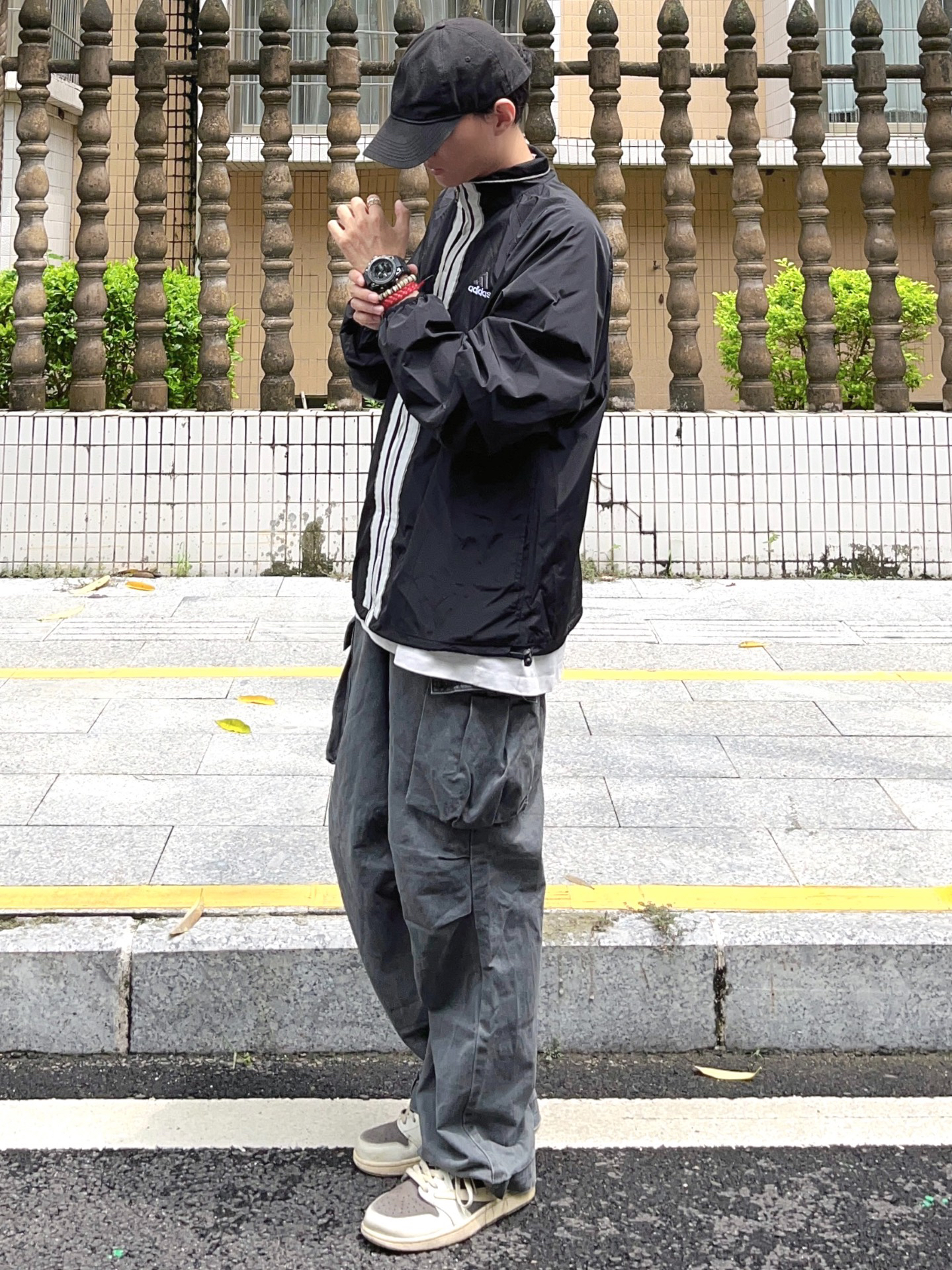 阿迪美式工装风穿搭75搭黑武士电子表超帅75