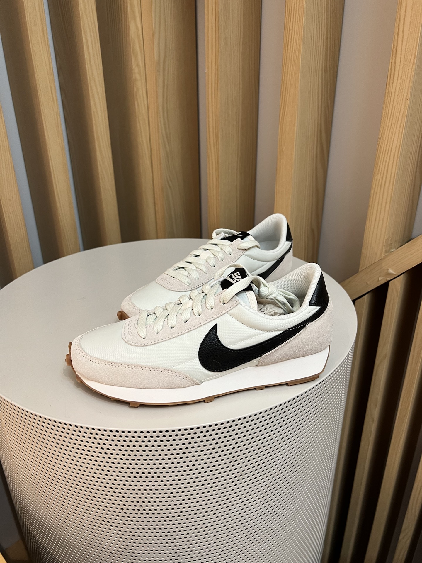 一款浅色的华夫鞋
非常适合这个夏天
#nike华夫鞋 
#耐克华夫 
#超级