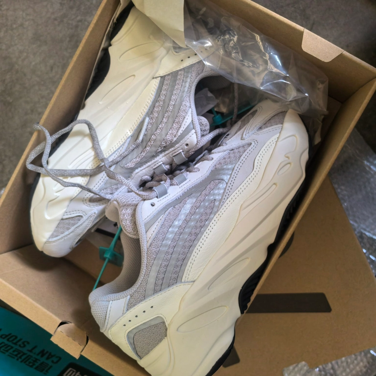 custom review-Adidas Originals Yeezy Boost 700 V2 Серый Белый 'Static' Низкий Топ Толстая Подошва Кроссовки Унисекс 2022 Edition