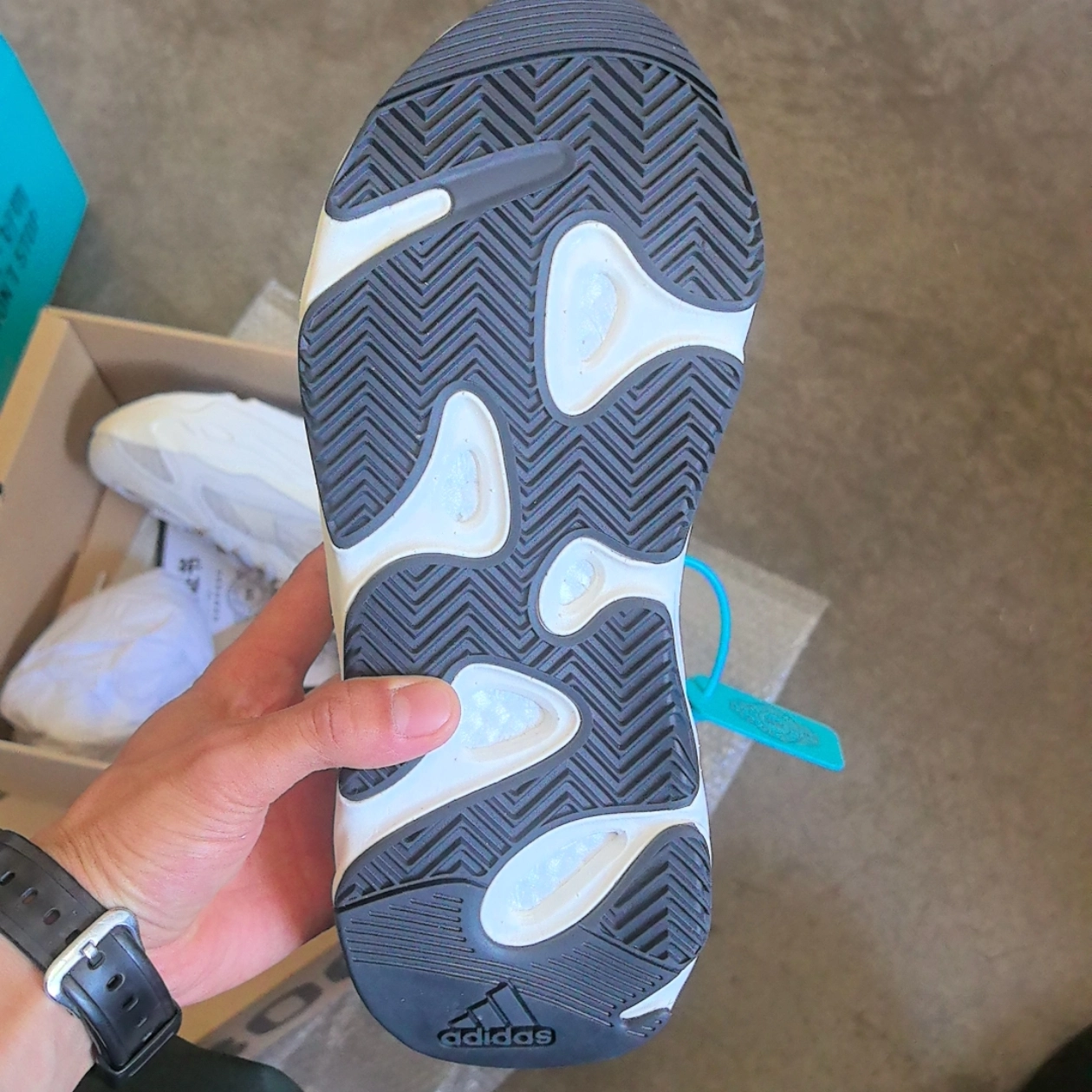 custom review-Adidas Originals Yeezy Boost 700 V2 Серый Белый 'Static' Низкий Топ Толстая Подошва Кроссовки Унисекс 2022 Edition