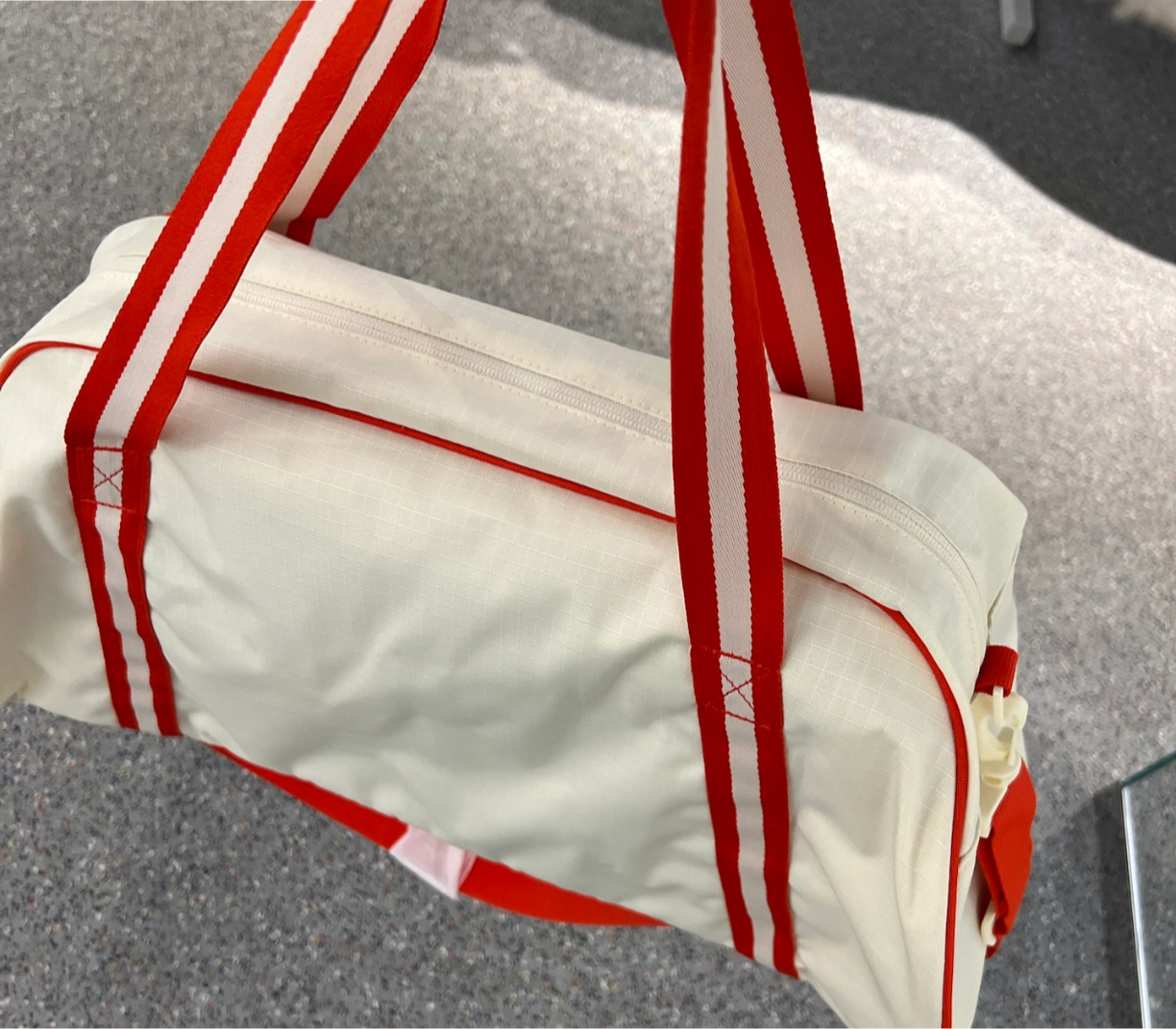 custom review-NIKE Спортивные сумки Кокосовое молоко & Passionate Красный & Черный Унисекс