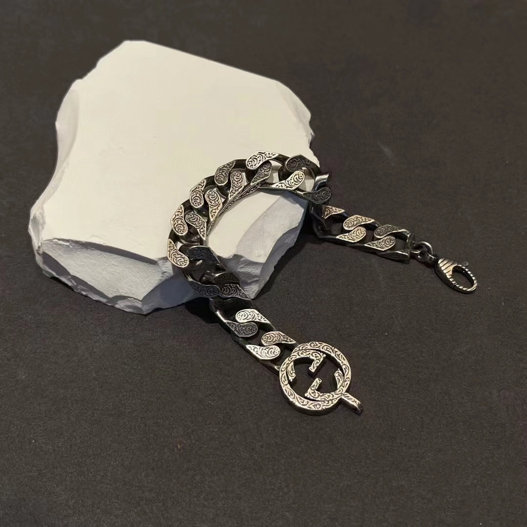 古驰唐草纹手链:集经典与优雅与一身