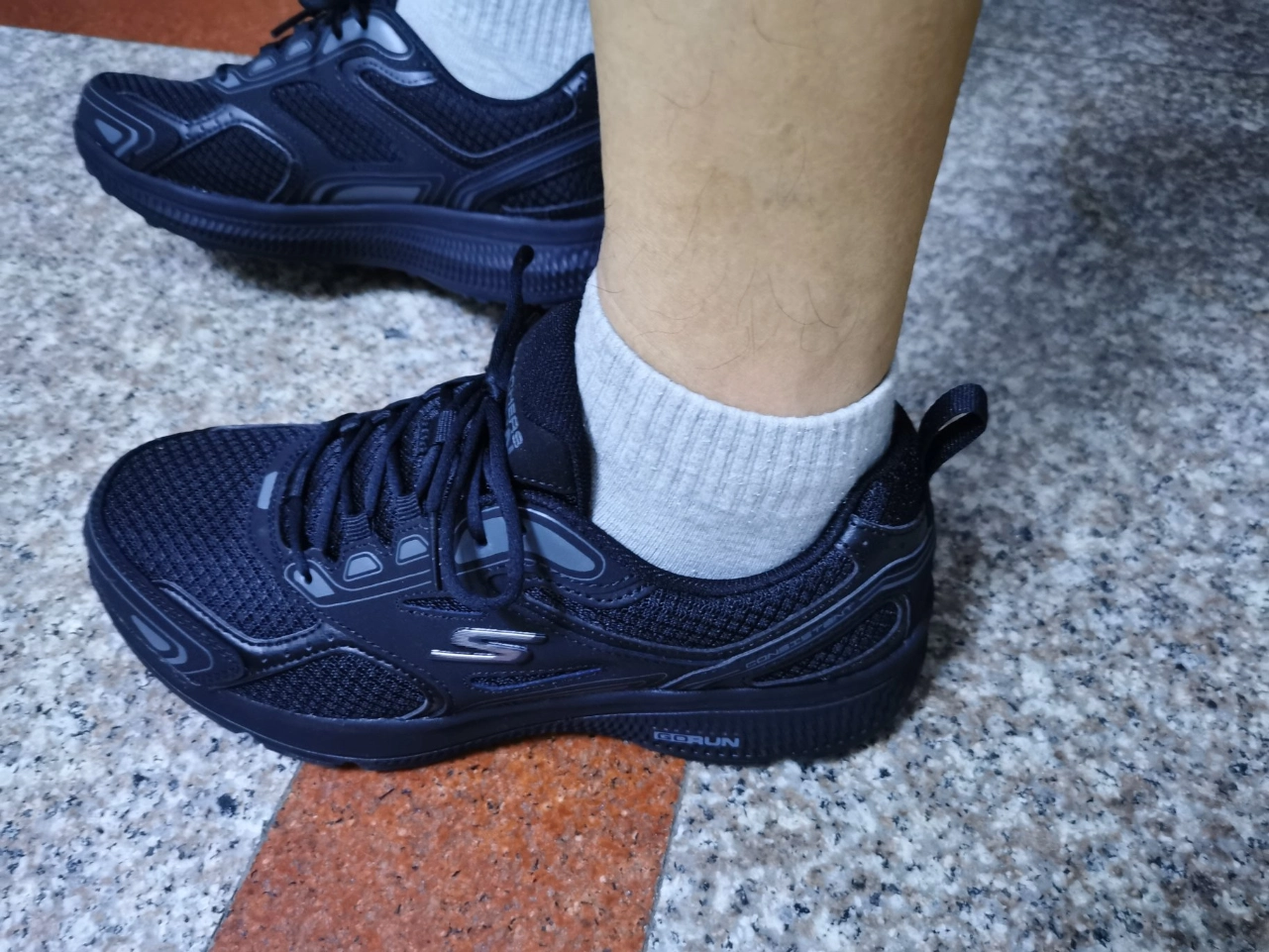 custom review-Skechers Go Run Consistent Амортизация Дышащий И Устойчивый Дизайн Низкий Топ Спринт Беговые кроссовки Мужской Черный