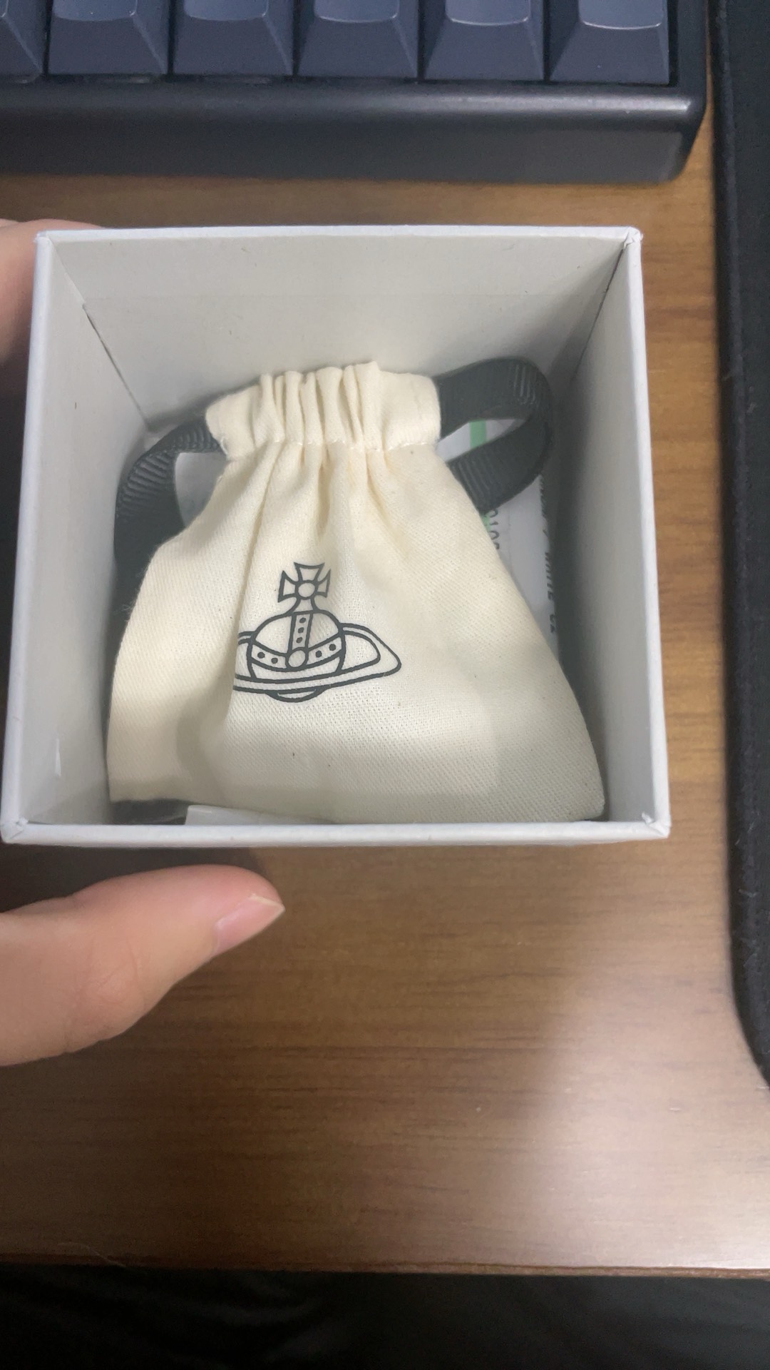 custom review-Серьги-гвоздики с кристаллами Vivienne Westwood для женщин