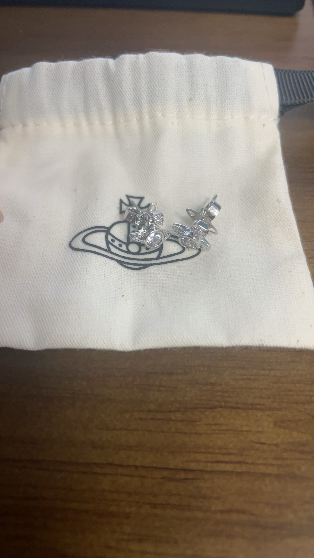 custom review-Серьги-гвоздики с кристаллами Vivienne Westwood для женщин