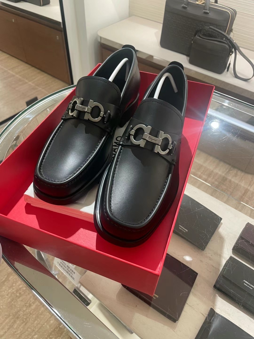 菲拉格慕男士皮鞋