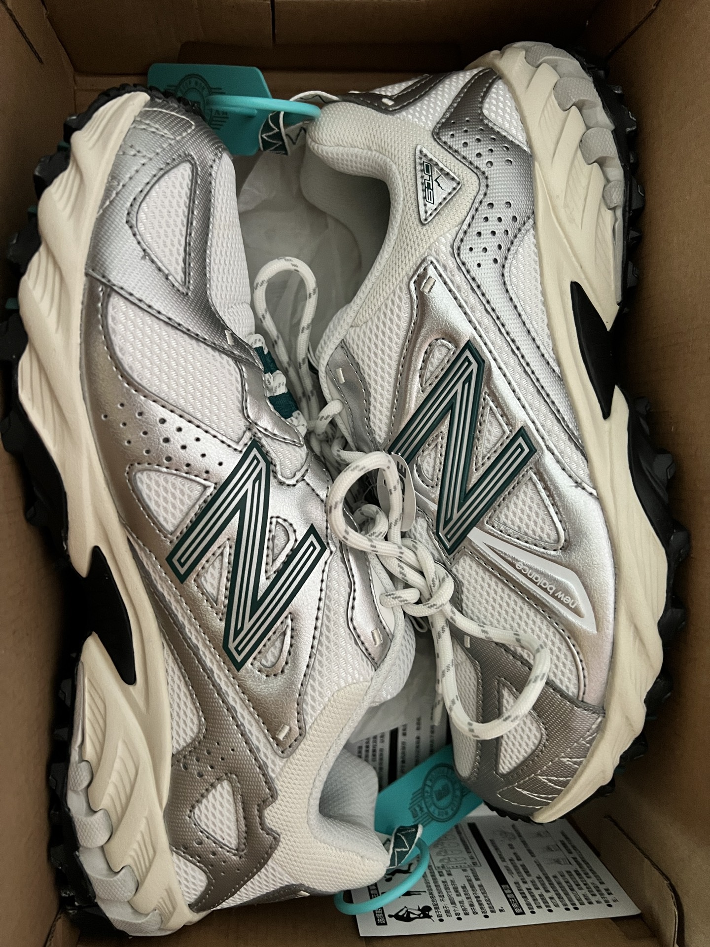 custom review-New Balance 'urbancore' Y2K Устойчивый к истиранию Низкий Топ Уличная Обувь Унисекс Серебристо-Белый