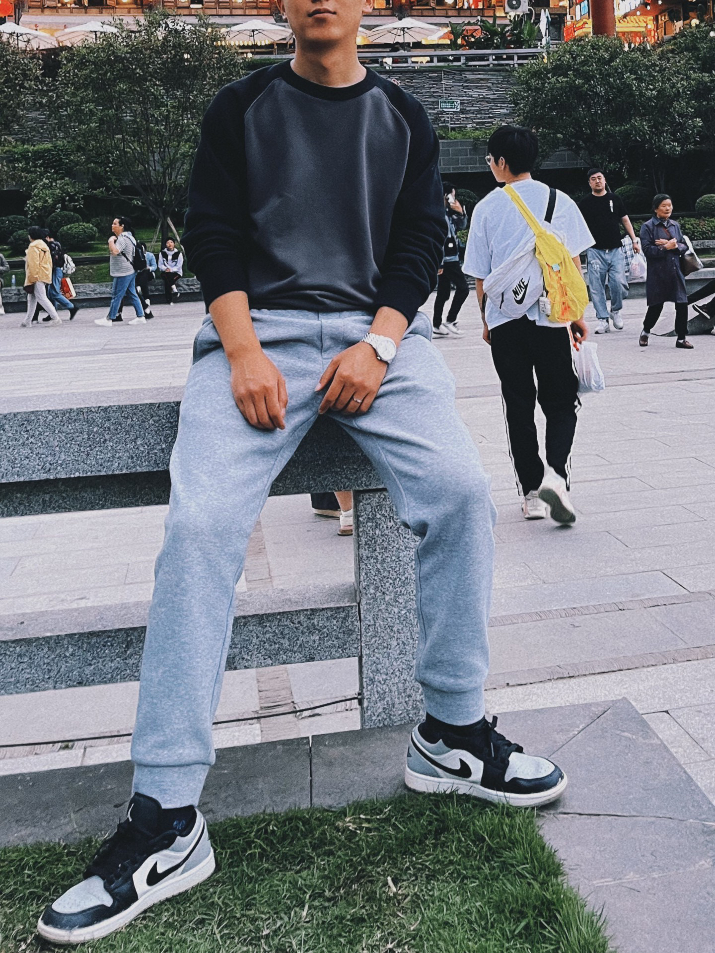 还得是aj1影子灰!老公穿起来百搭又好看