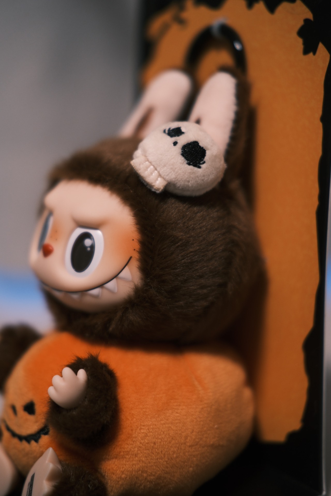 custom review-POP MART LABUBU Happy Halloween Party Виниловая Плюшевая Подвеска Сидящая Тыква Коллекционная Фигурка 15см