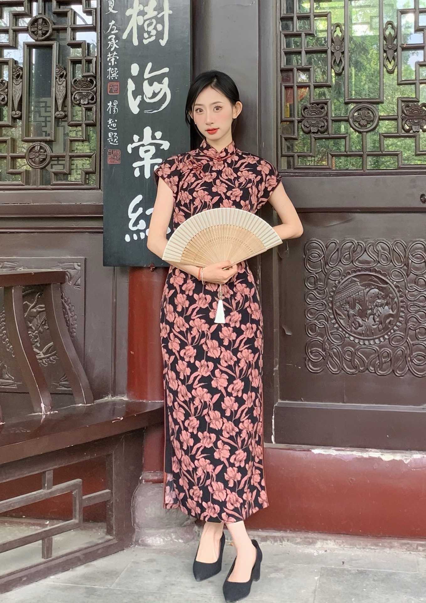 是谁说碎花旗袍老气啊?