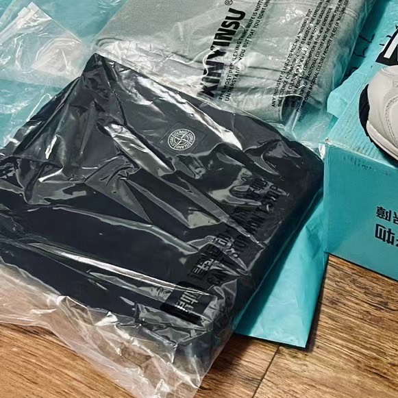 custom review-STONE ISLAND T-Shirt Унисекс Черный