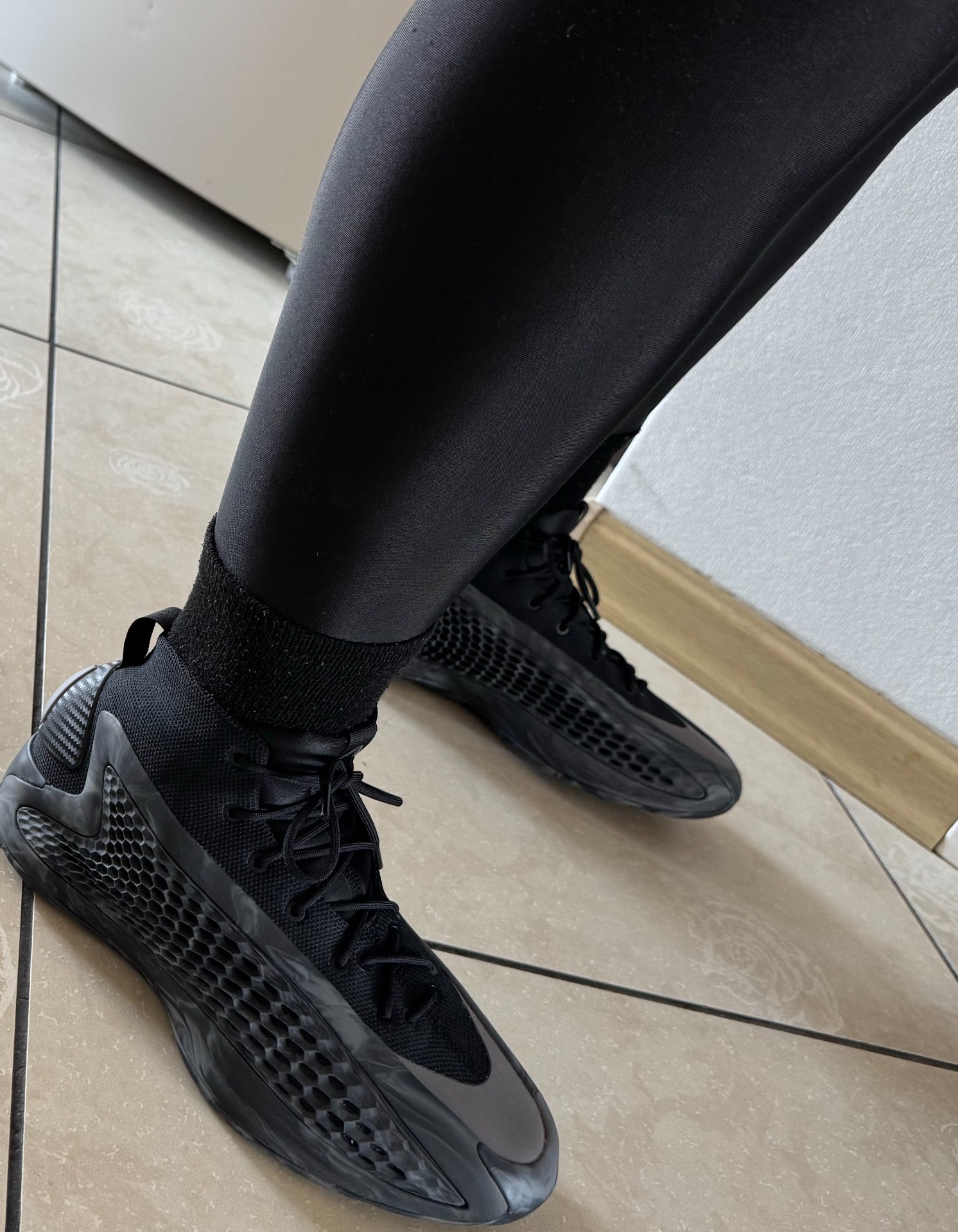 custom review-Adidas A.E. 1 MID Топ Баскетбольные кроссовки Мужской Черный Серый