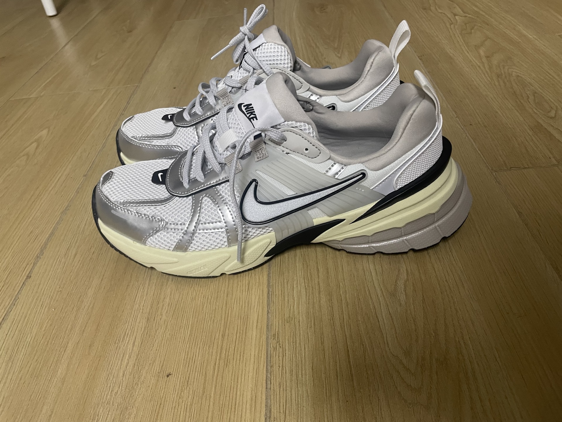 custom review-Nike V2K Run Амортизаторы Shock противоскользящие устойчивые к истиранию низкий топ повседневная обувь для бега мужская серый