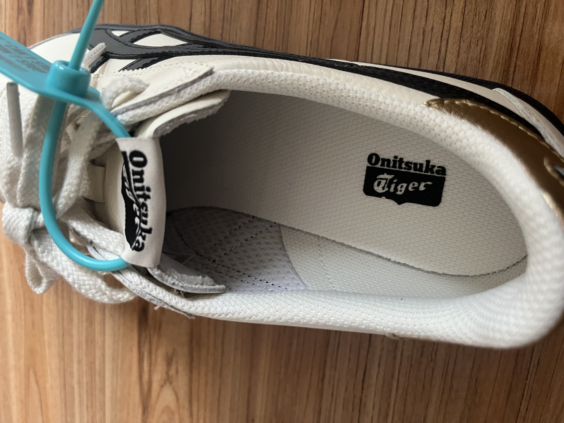 custom review-Onitsuka Tiger Tokuten Cream Black