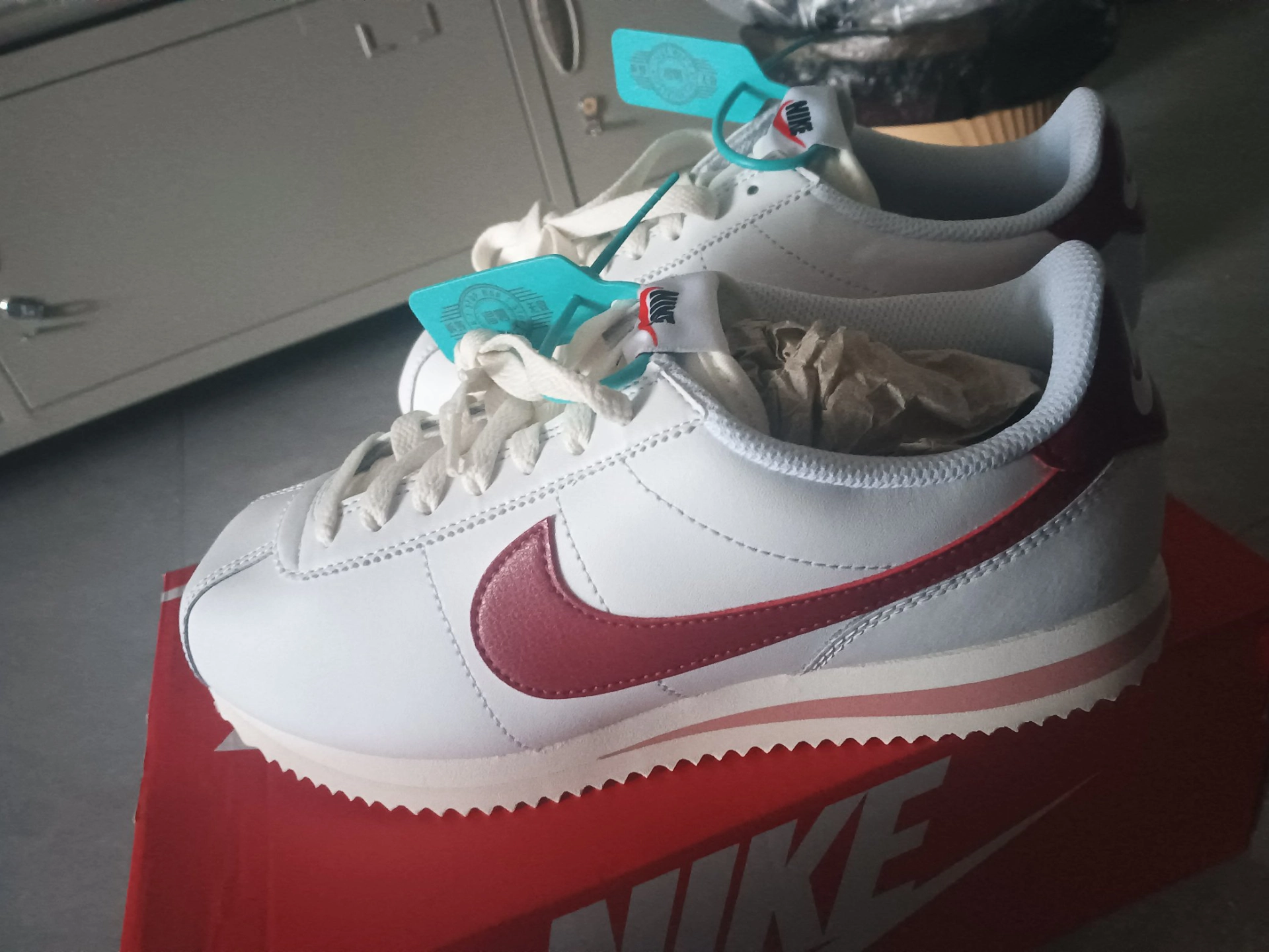 custom review-Nike Cortez Low Топ Повседневный Городской Коммутирование Беговые кроссовки Женские Белые Красные