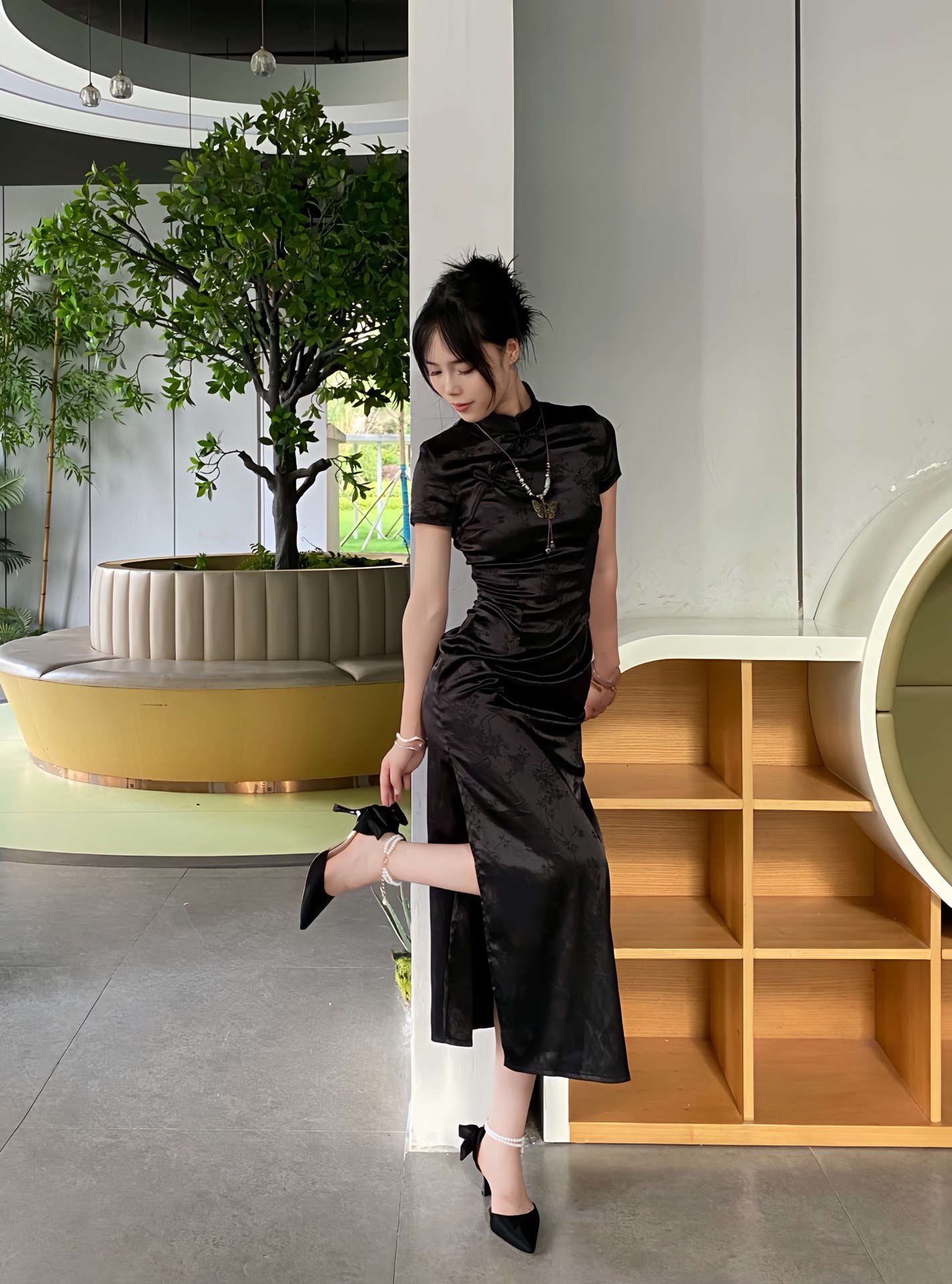 旗袍配高跟鞋真的绝了