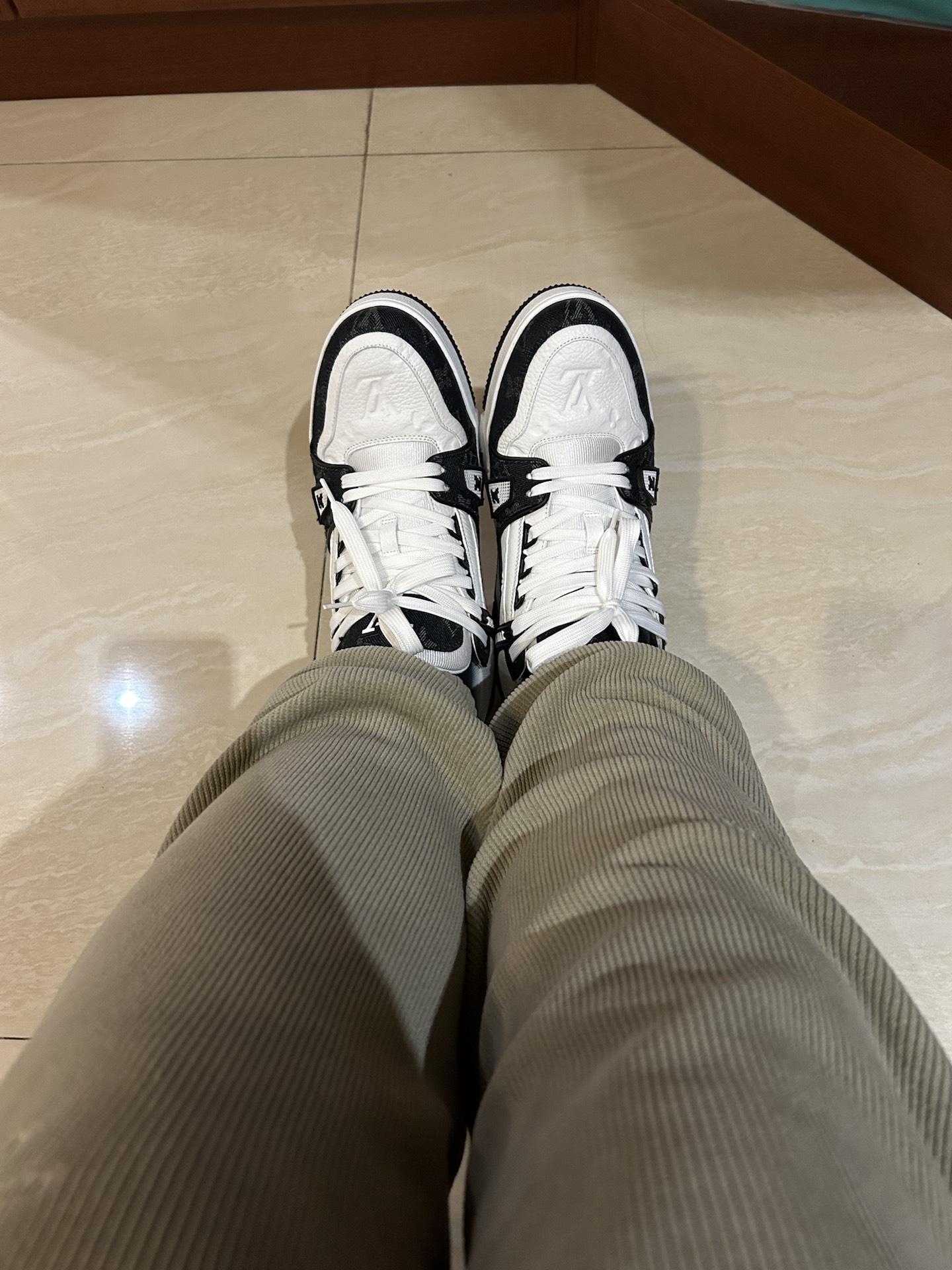 custom review-LOUIS VUITTON Lv Trainer 'White Black Panda'