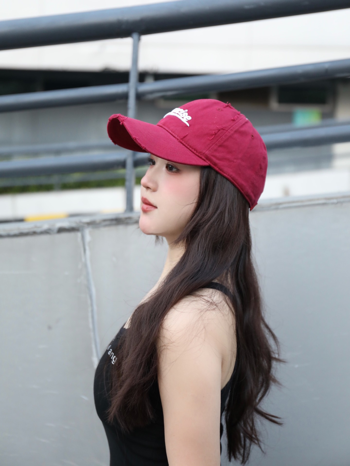 版型正点的酒红色棒球帽被我找到啦!