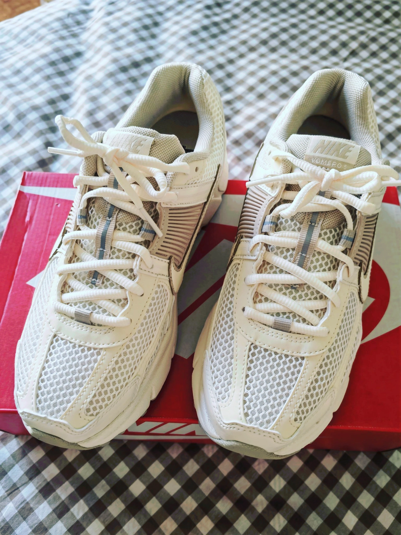 custom review-Nike Zoom Vomero 5 Sail Light Orewood Brown Women's