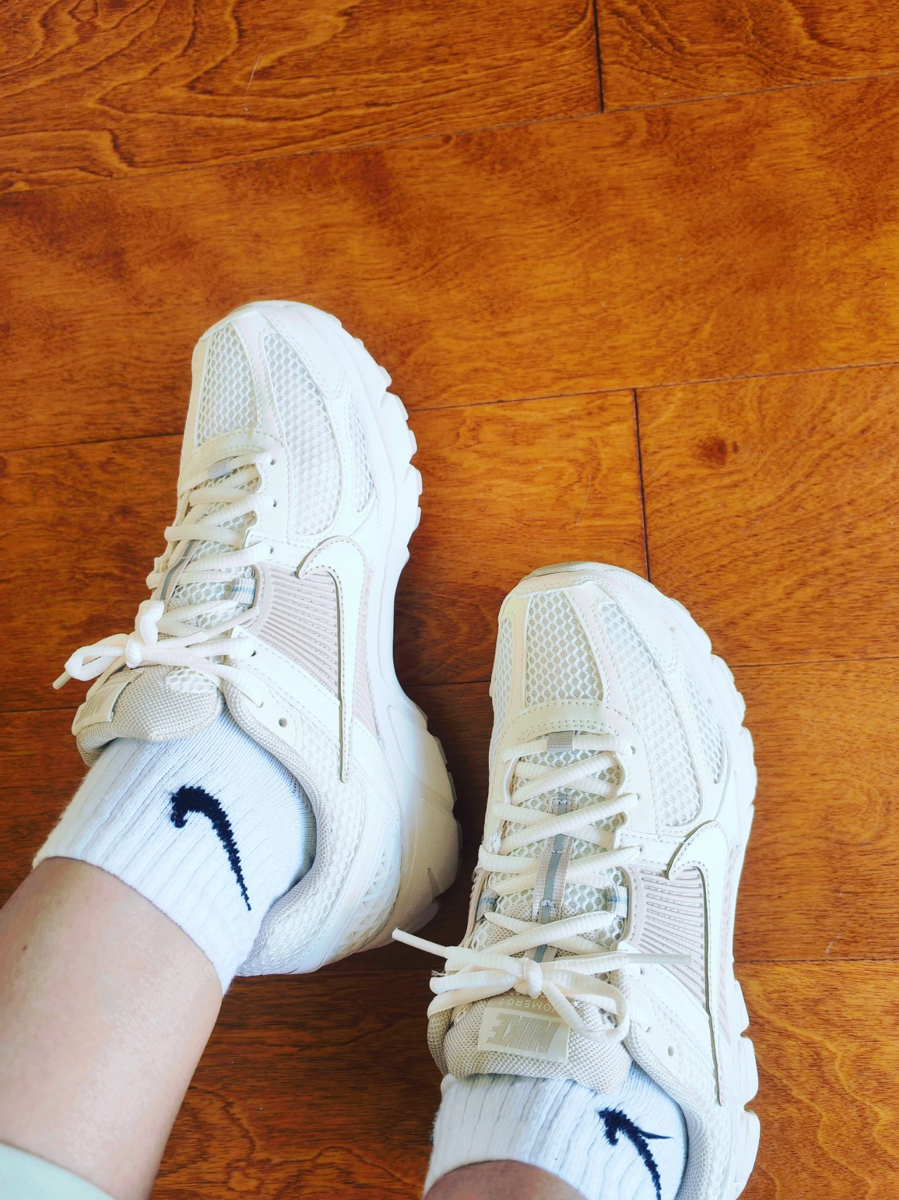 custom review-Nike Zoom Vomero 5 Sail Light Orewood Brown Women's