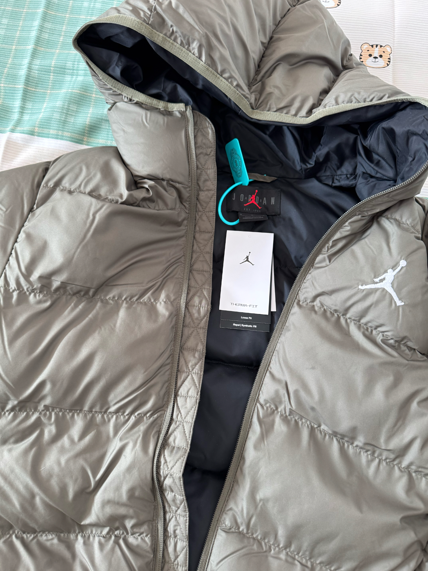 custom review-Джордан Brooklyn Пуховик Мужской Средний Оливковый Зеленый Черный