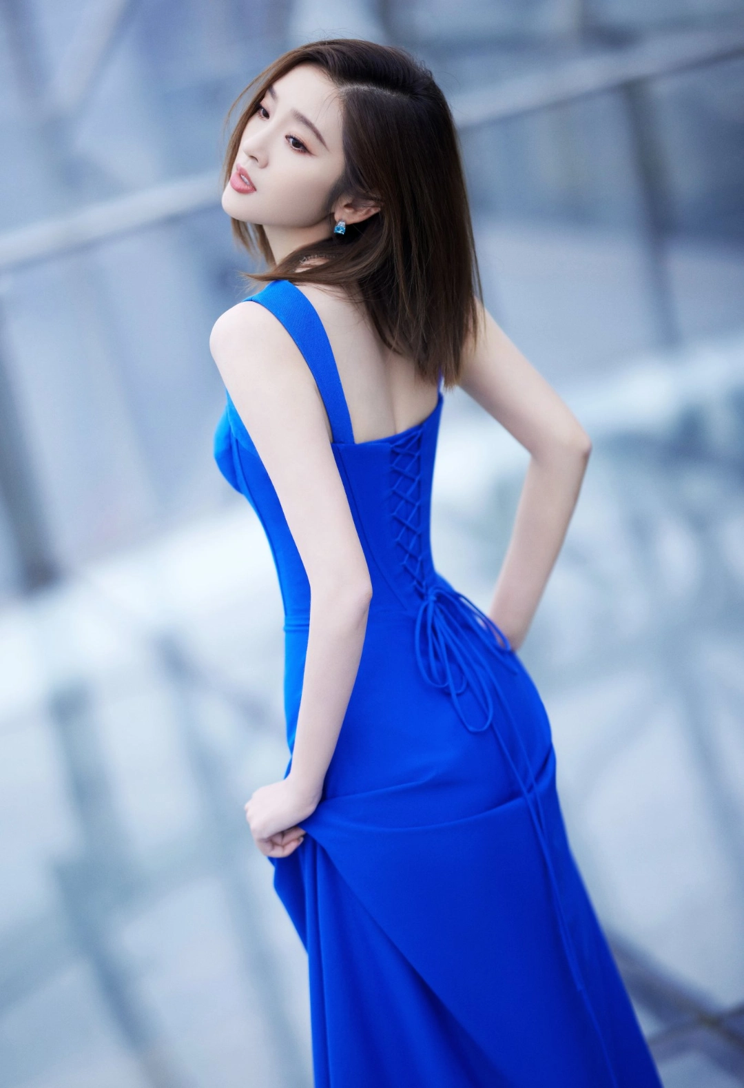 唐艺昕蓝色长裙:时尚之魅的诠释