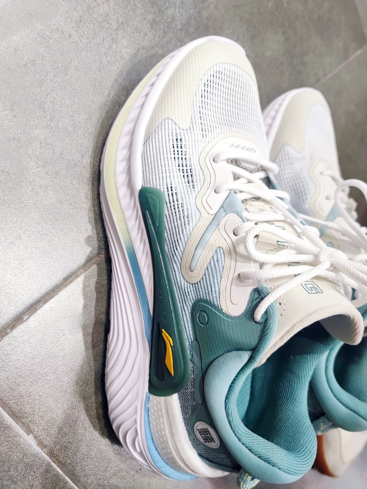 且回弹反馈很明显
#超好看超看的 #最新款nikesb #这双鞋我穿了很久