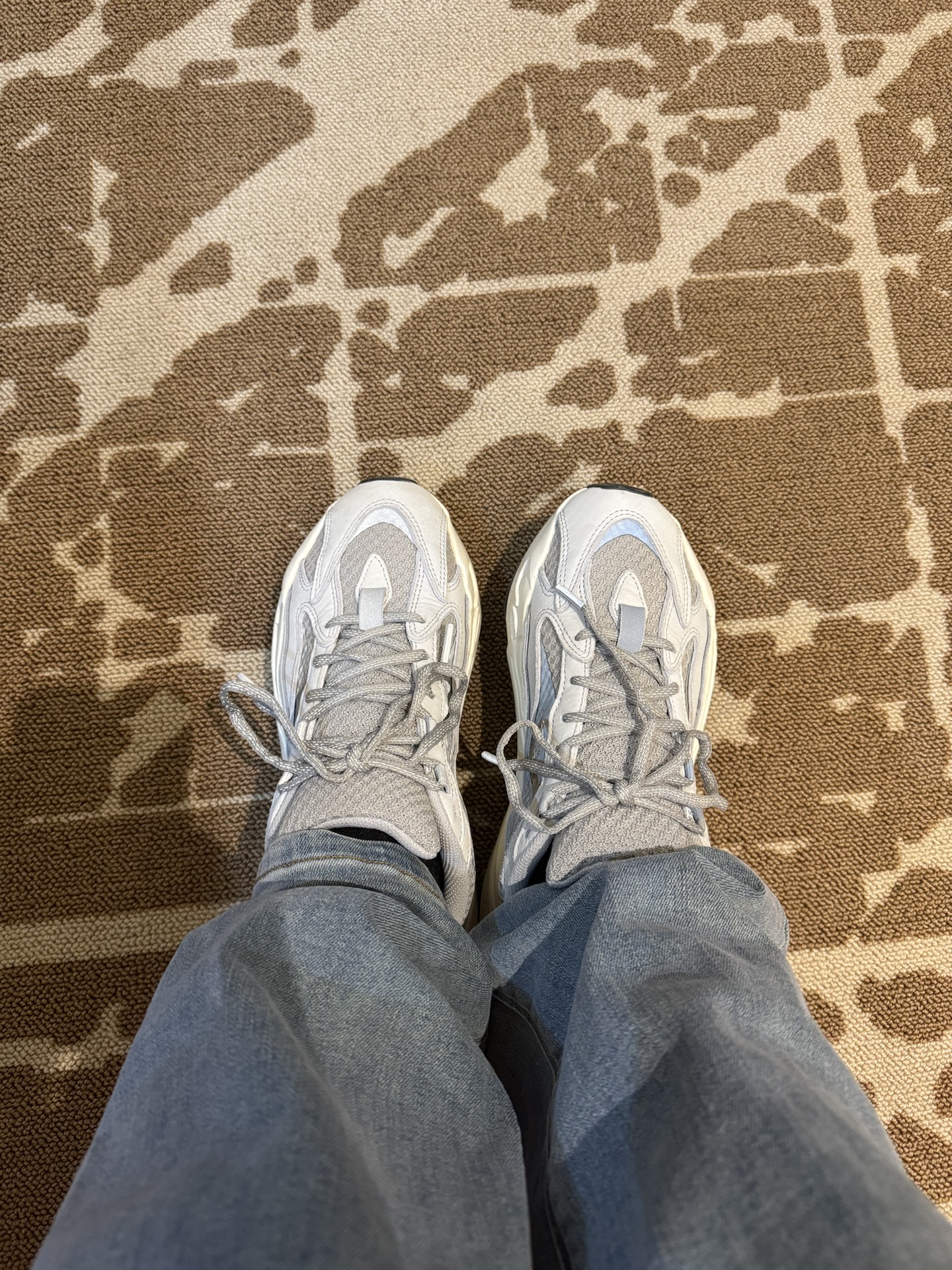 custom review-Adidas Originals Yeezy Boost 700 V2 Серый Белый 'Static' Низкий Топ Толстая Подошва Кроссовки Унисекс 2022 Edition