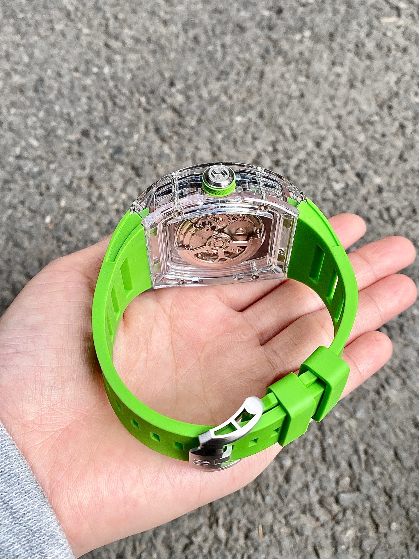 不是我说,男生真的会爱机械表⌚️
这块手表直接长在男生的审美点