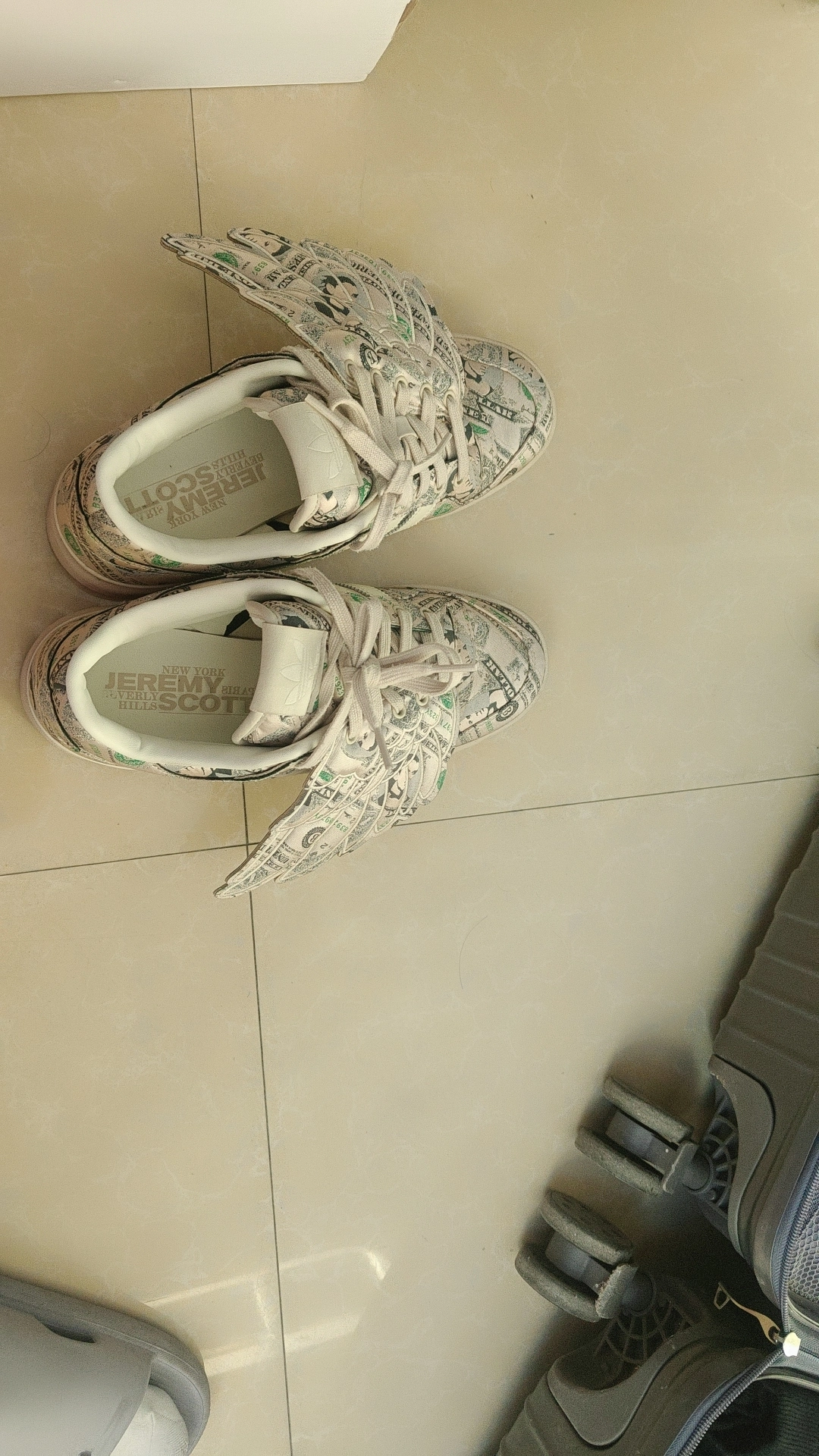 custom review-JEREMY SCOTT x Adidas Originals FORUM Low Скейтборд Кроссовки Унисекс Бежевый Зеленый