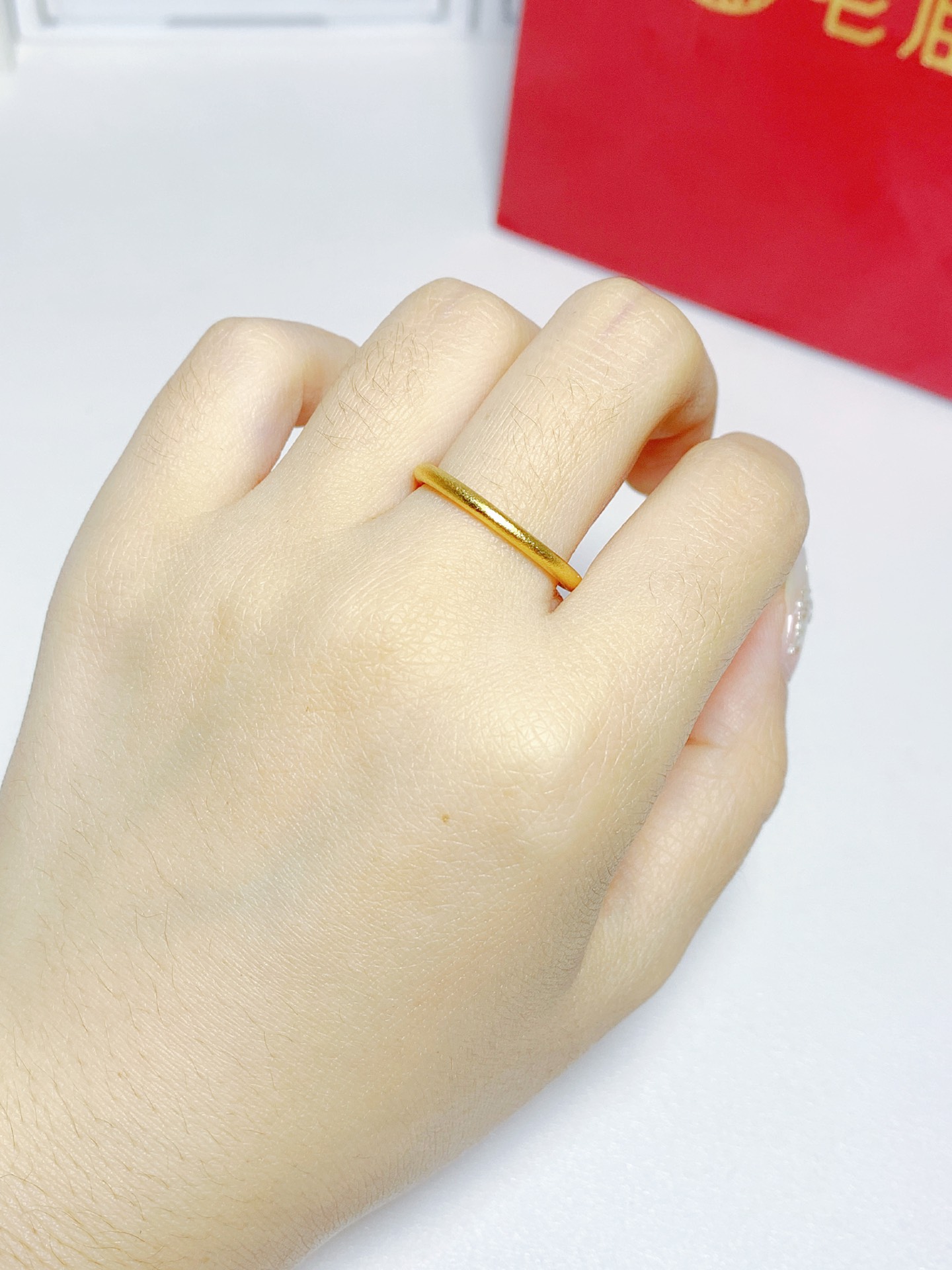 听说女孩子的左手都有一枚黄金素圈