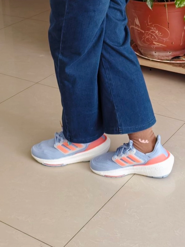 custom review-Adidas Ultraboost Light Ткань Амортизация Противоскользящие Устойчивые к истиранию Низкий Топ Беговые кроссовки Женские